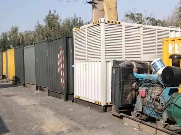 瓮安200KW柴油发电机机组每小时油耗是多少？